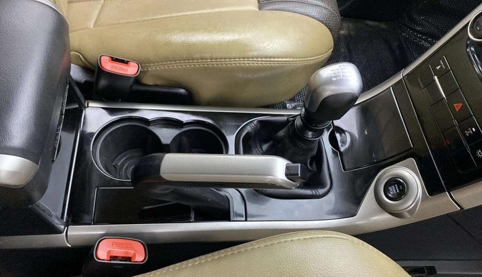 2019 Mahindra XUV500 W7, Diesel, Manual, 49,104 km, Gear Lever