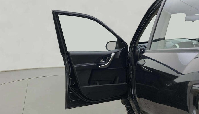 2019 Mahindra XUV500 W7, Diesel, Manual, 49,104 km, LHS Front Door