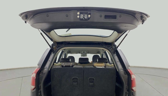 2019 Mahindra XUV500 W7, Diesel, Manual, 49,104 km, Boot Door Open