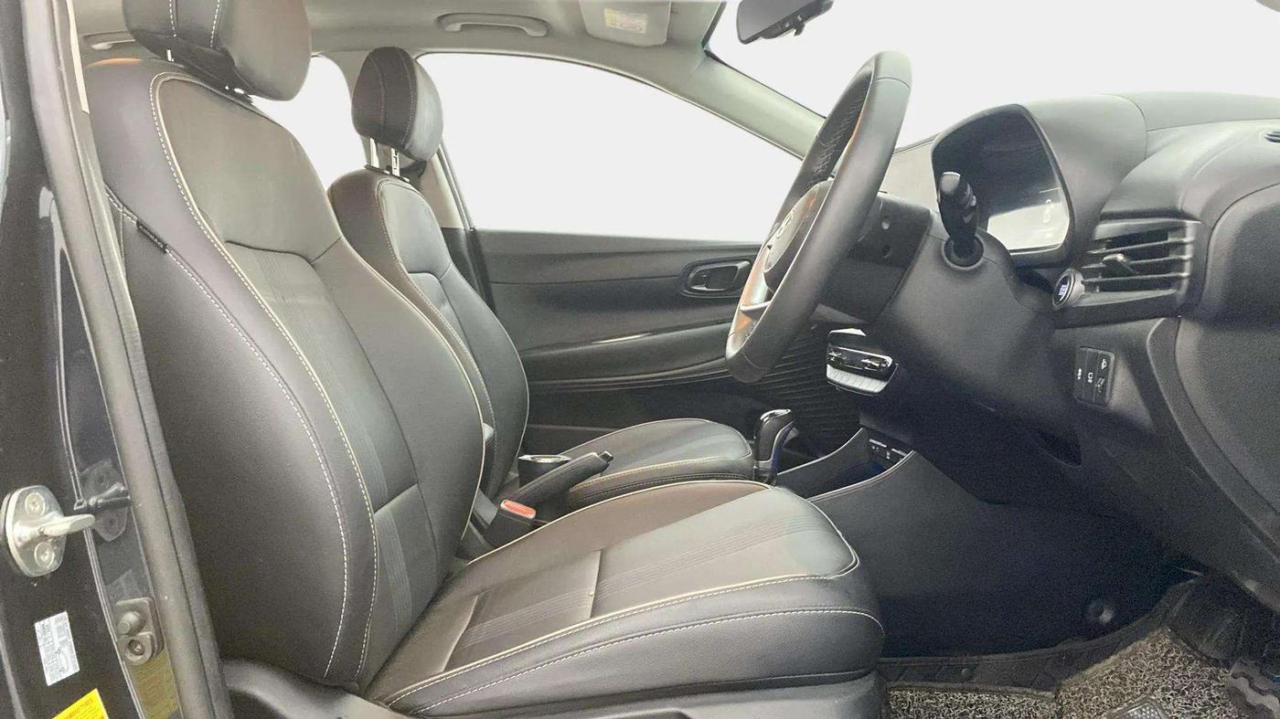 2022 Hyundai NEW I20 ASTA (O) 1.0 TURBO GDI DCT, Petrol, Automatic, 31,047 km, Right Side Front Door Cabin
