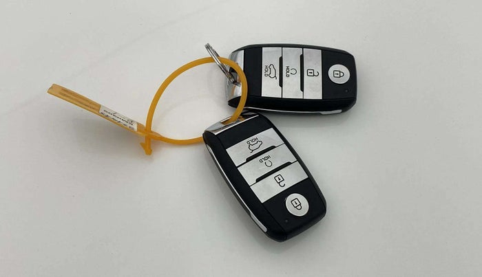 2023 KIA SONET HTX 1.5D IMT, Diesel, Manual, 42,422 km, Key Close Up