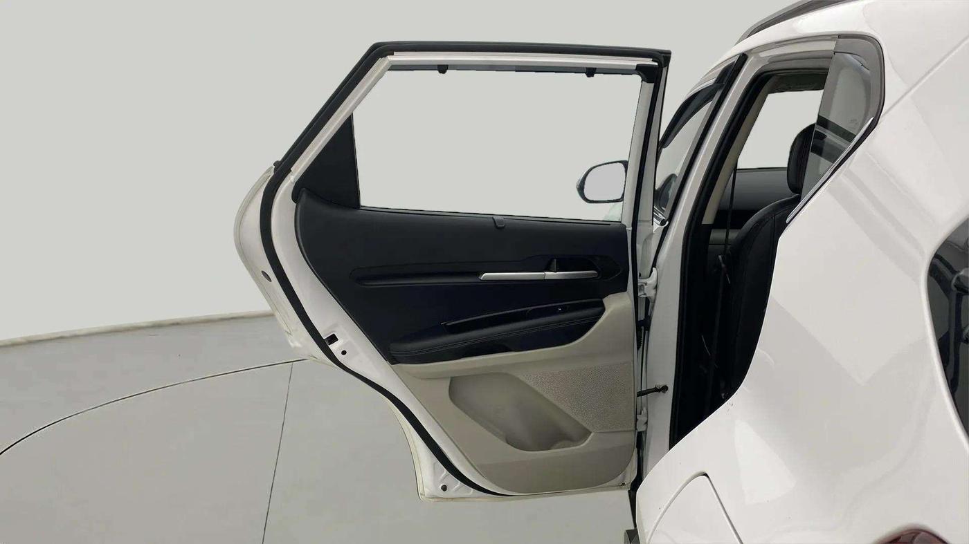 2023 KIA SONET HTX 1.5D IMT, Diesel, Manual, 42,535 km, LHS Rear Door