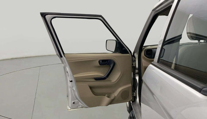 2017 Mahindra TUV300 T6 PLUS, Diesel, Manual, 89,014 km, LHS Front Door