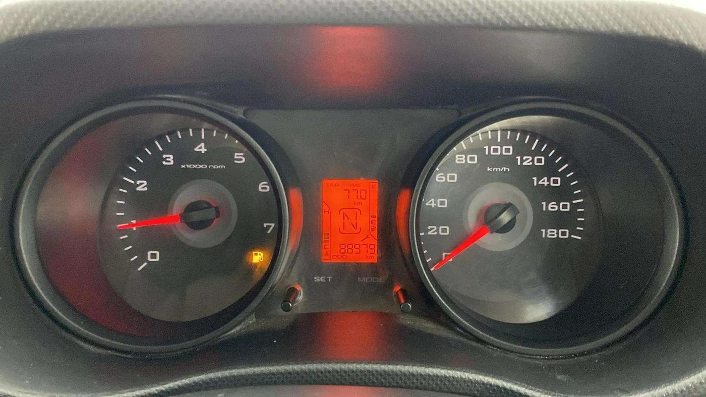 2017 Mahindra TUV300 T6 PLUS, Diesel, Manual, 89,081 km, Odometer Image