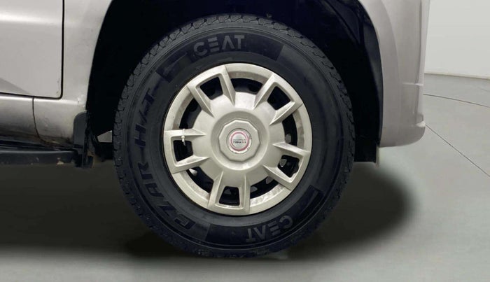 2017 Mahindra TUV300 T6 PLUS, Diesel, Manual, 89,014 km, Right Front Wheel