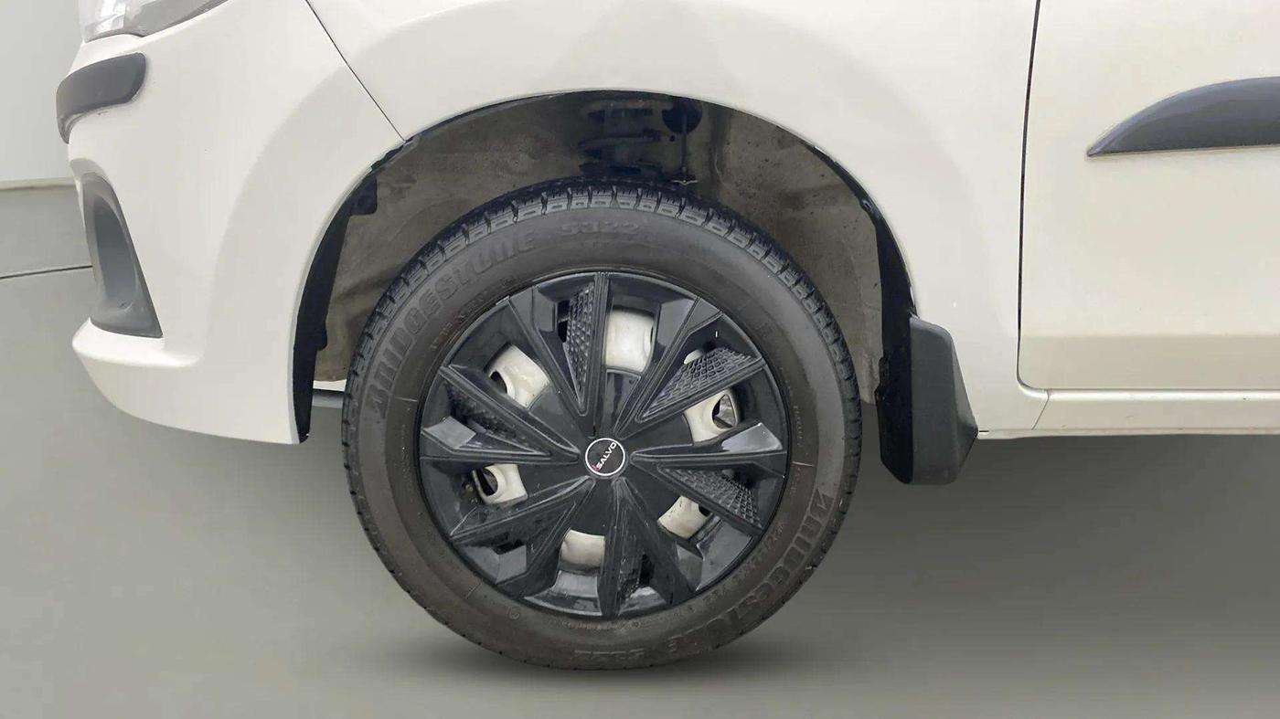 2018 Maruti Alto K10 LXI CNG (AIRBAG), CNG, Manual, 26,154 km, Left Front Wheel