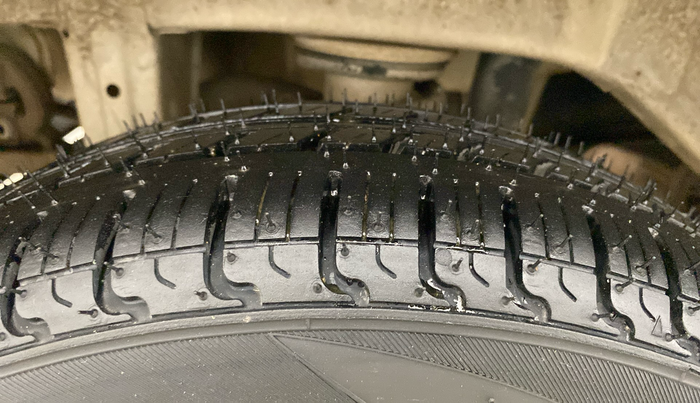 2018 Maruti Alto K10 LXI CNG (AIRBAG), CNG, Manual, 26,081 km, Right Rear Tyre Tread
