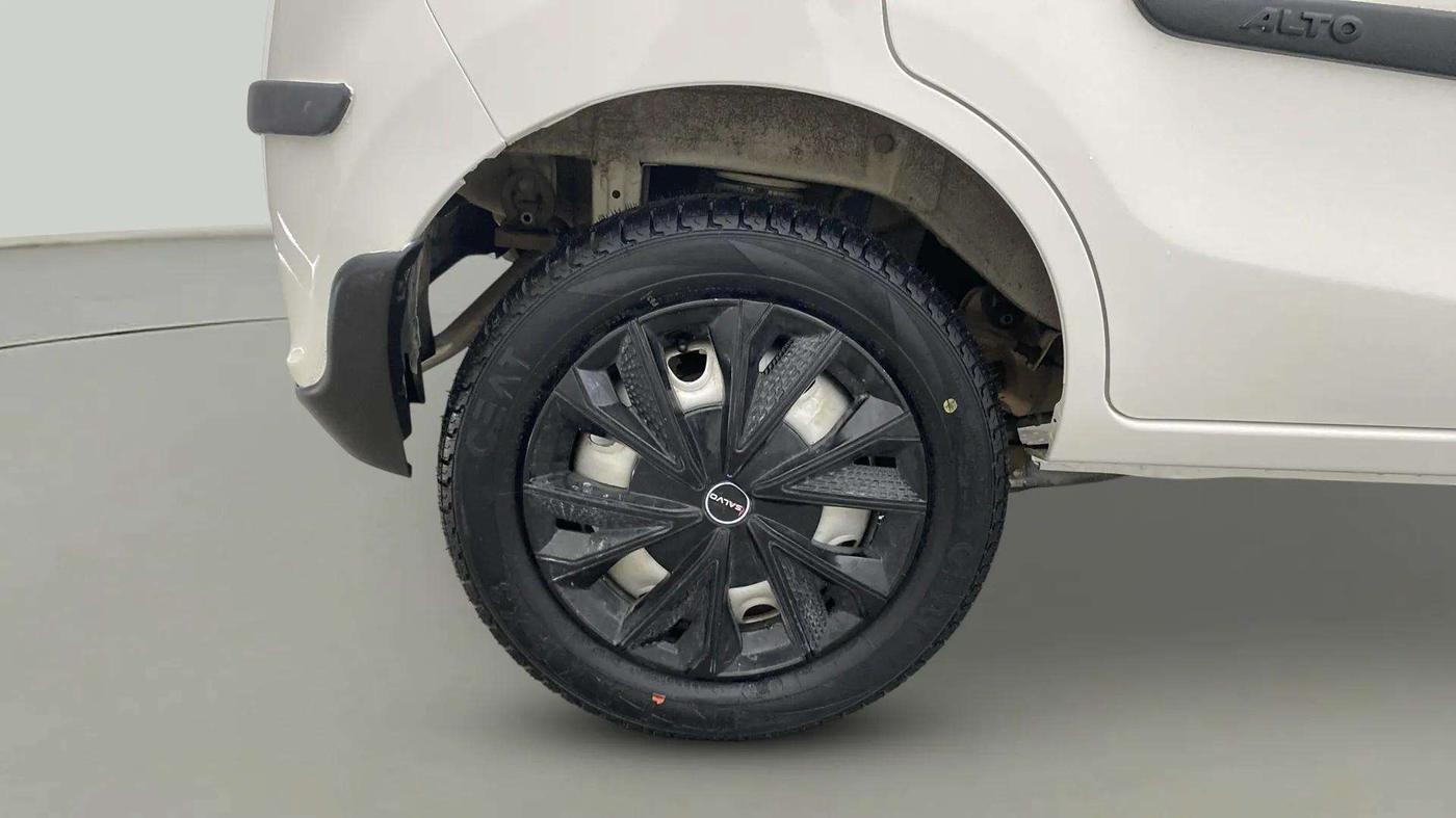 2018 Maruti Alto K10 LXI CNG (AIRBAG), CNG, Manual, 26,154 km, Right Rear Wheel