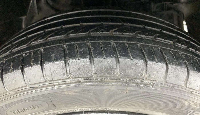 2019 Tata NEXON XM PETROL, Petrol, Manual, 35,821 km, Right Front Tyre Tread