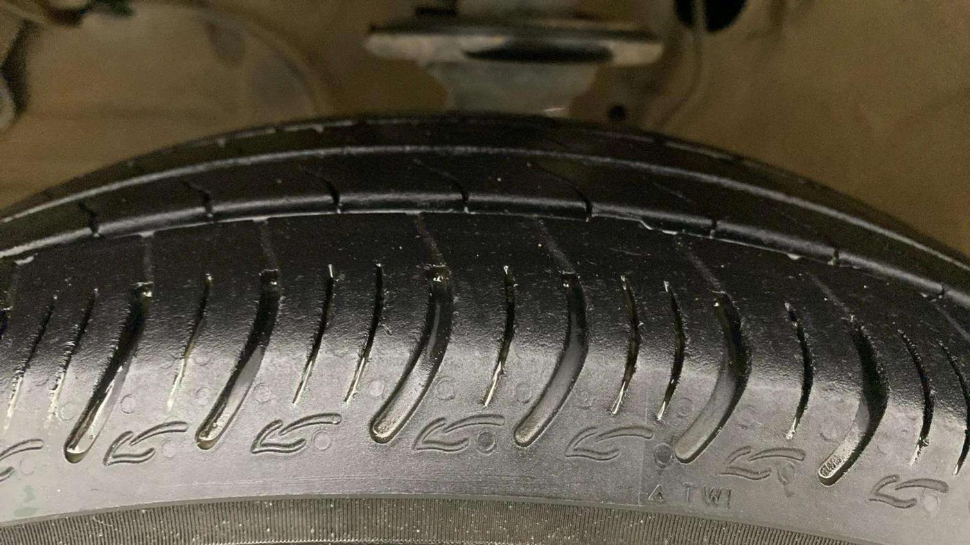 2021 Maruti S PRESSO VXI (O), Petrol, Manual, 18,252 km, Left Front Tyre Tread