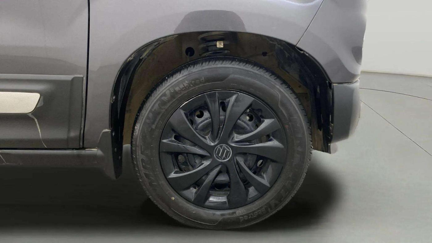2021 Maruti S PRESSO VXI (O), Petrol, Manual, 18,252 km, Right Front Wheel