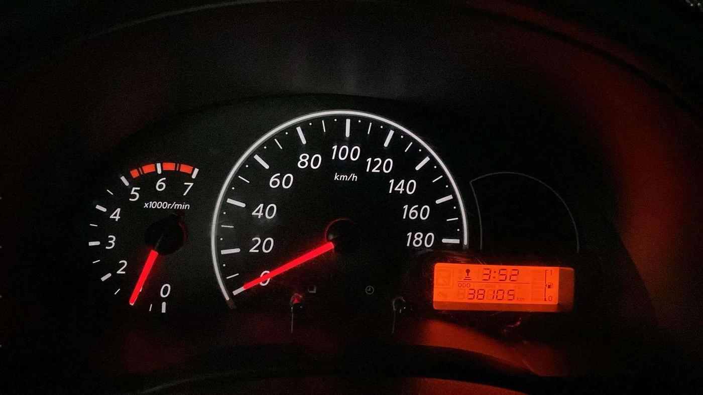 2018 Nissan Micra Active XV, Petrol, Manual, 38,290 km, Odometer Image