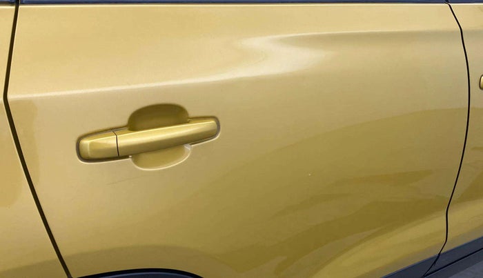 2018 Maruti Vitara Brezza ZDI AMT, Diesel, Automatic, 40,951 km, Right rear door - Slightly dented