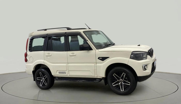 2021 Mahindra Scorpio S5, Diesel, Manual, 82,940 km, Right Front Diagonal