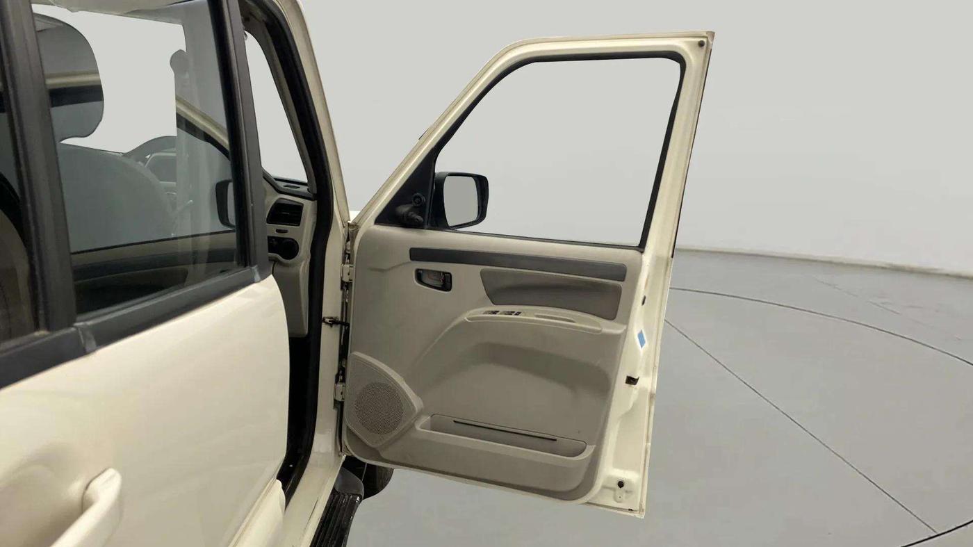2021 Mahindra Scorpio S5, Diesel, Manual, 82,940 km, RHS Front Door