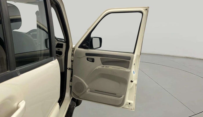 2021 Mahindra Scorpio S5, Diesel, Manual, 82,940 km, RHS Front Door