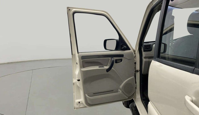 2021 Mahindra Scorpio S5, Diesel, Manual, 82,940 km, LHS Front Door
