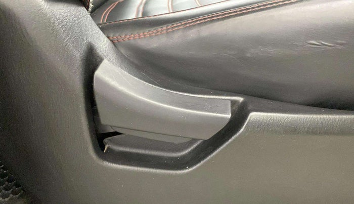 2021 Mahindra Scorpio S5, Diesel, Manual, 82,940 km, Driver Side Adjustment Panel