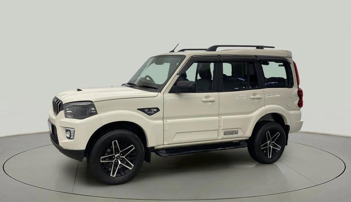 2021 Mahindra Scorpio S5, Diesel, Manual, 82,940 km, Left Front Diagonal