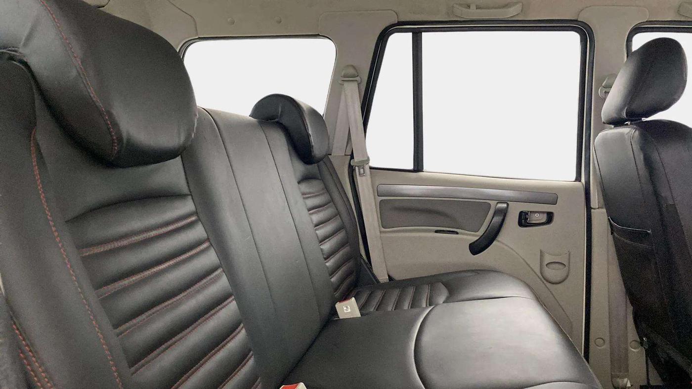 2021 Mahindra Scorpio S5, Diesel, Manual, 82,940 km, Right Side Rear Door Cabin