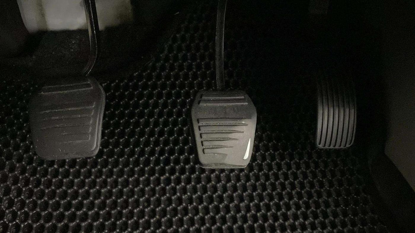 2021 Mahindra Scorpio S5, Diesel, Manual, 82,940 km, Pedals