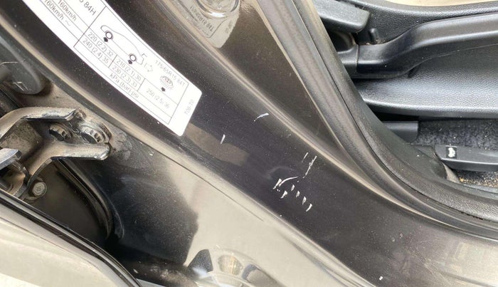 2021 Honda City 1.5L I-VTEC V MT 5TH GEN, Petrol, Manual, 56,556 km, Right B pillar - Minor scratches
