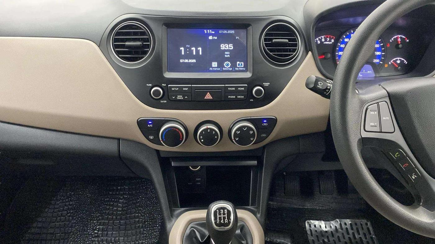 2017 Hyundai Xcent SX 1.2, Petrol, Manual, 75,655 km, Air Conditioner
