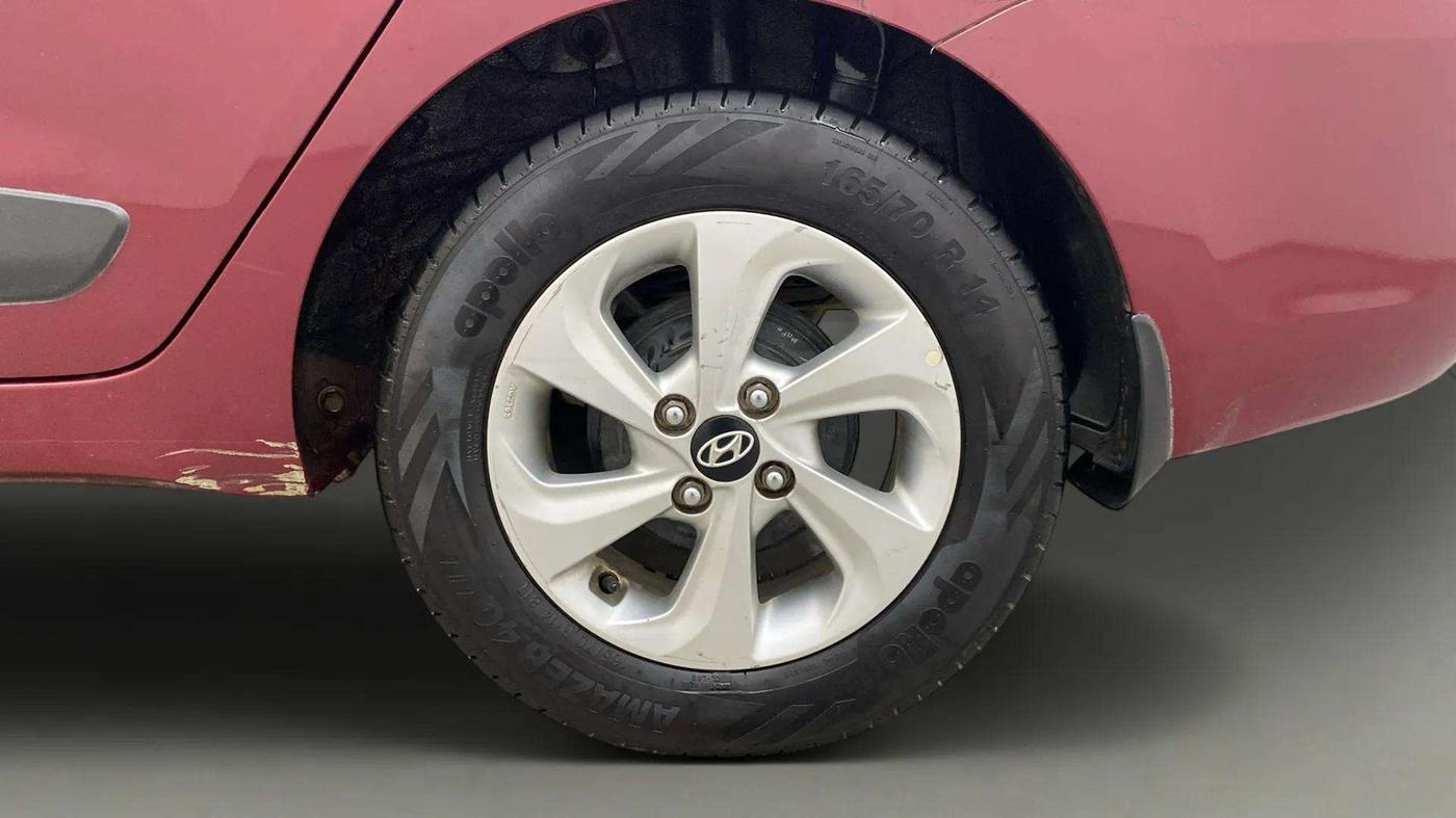 2017 Hyundai Xcent SX 1.2, Petrol, Manual, 75,655 km, Left Rear Wheel