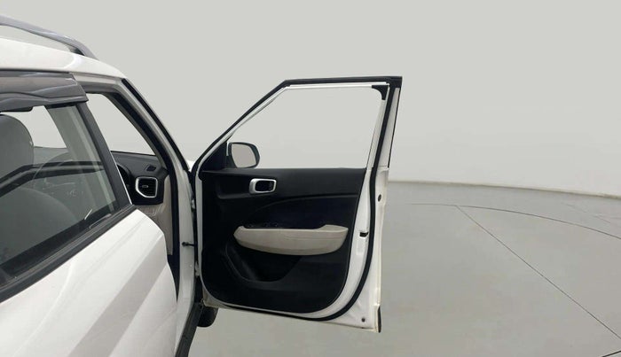 2023 Hyundai VENUE S 1.2, Petrol, Manual, 39,105 km, RHS Front Door