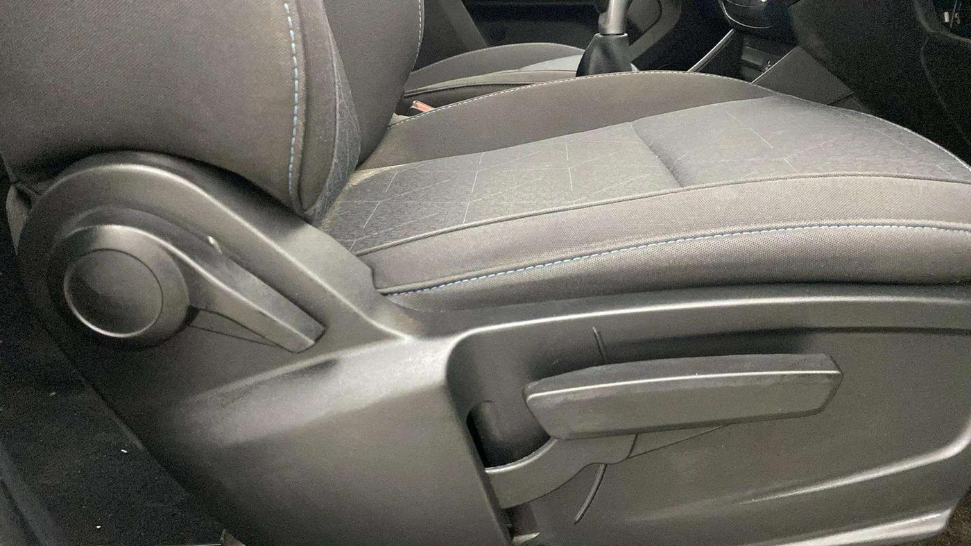2021 Tata PUNCH CREATIVE  1.2 RTN DUAL TONE, Petrol, Manual, 25,228 km, Driver Side Adjustment Panel