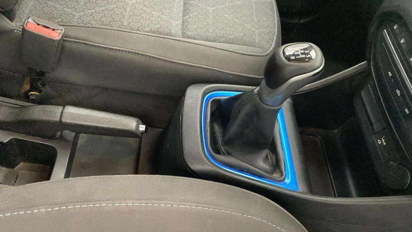 2021 Tata PUNCH CREATIVE  1.2 RTN DUAL TONE, Petrol, Manual, 25,228 km, Gear Lever