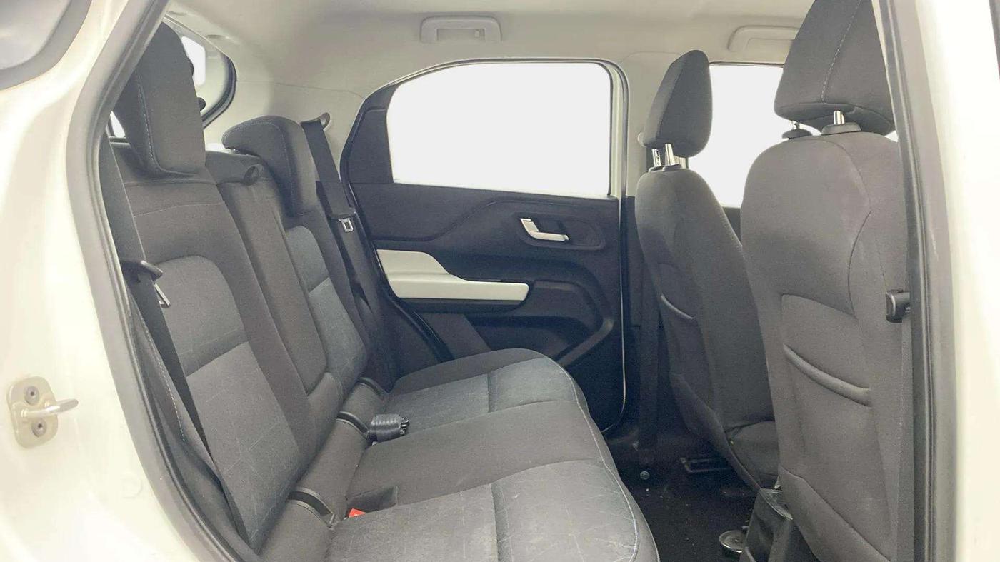 2021 Tata PUNCH CREATIVE  1.2 RTN DUAL TONE, Petrol, Manual, 25,228 km, Right Side Rear Door Cabin