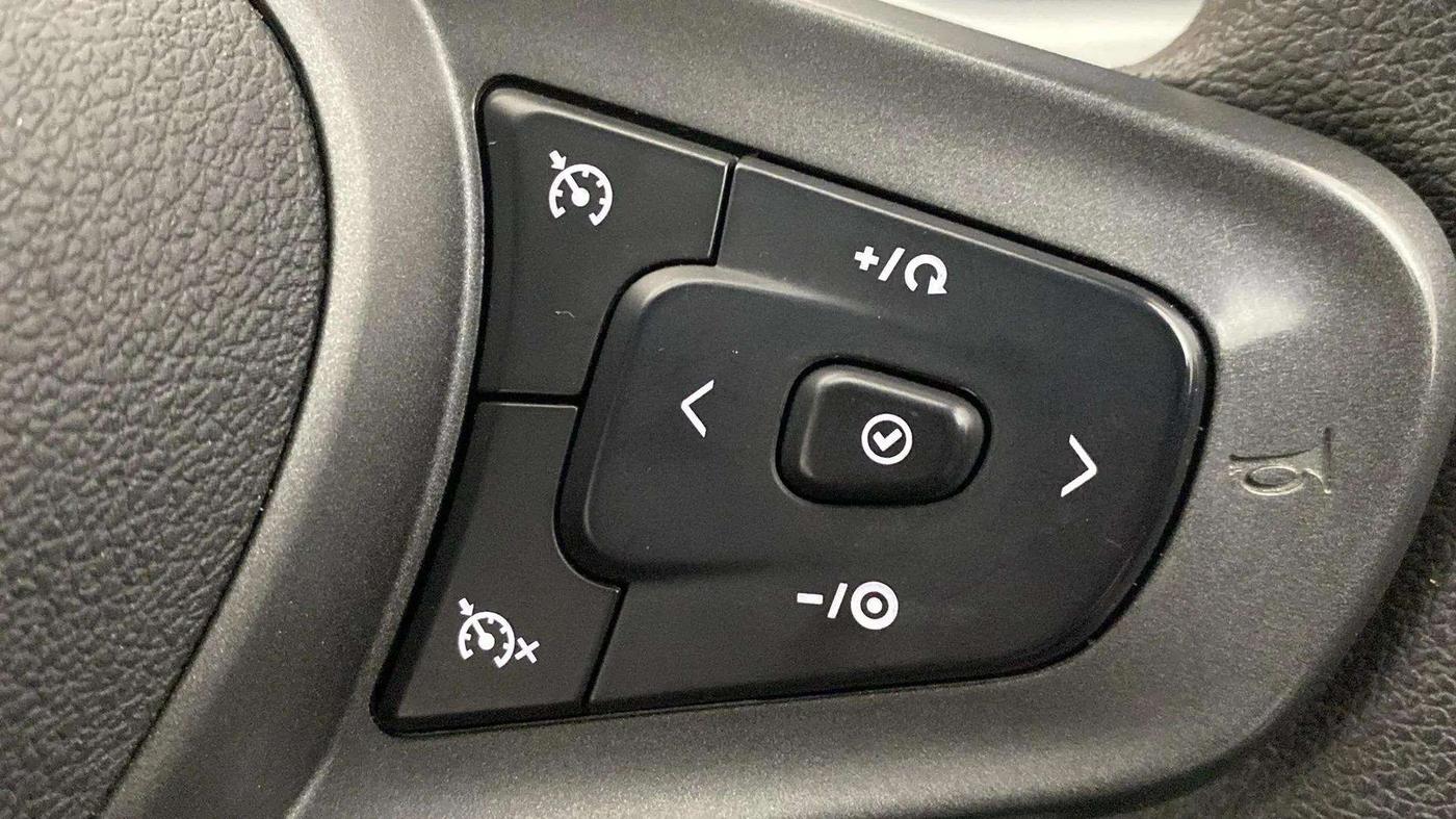 2021 Tata PUNCH CREATIVE  1.2 RTN DUAL TONE, Petrol, Manual, 25,228 km, Adaptive Cruise Control