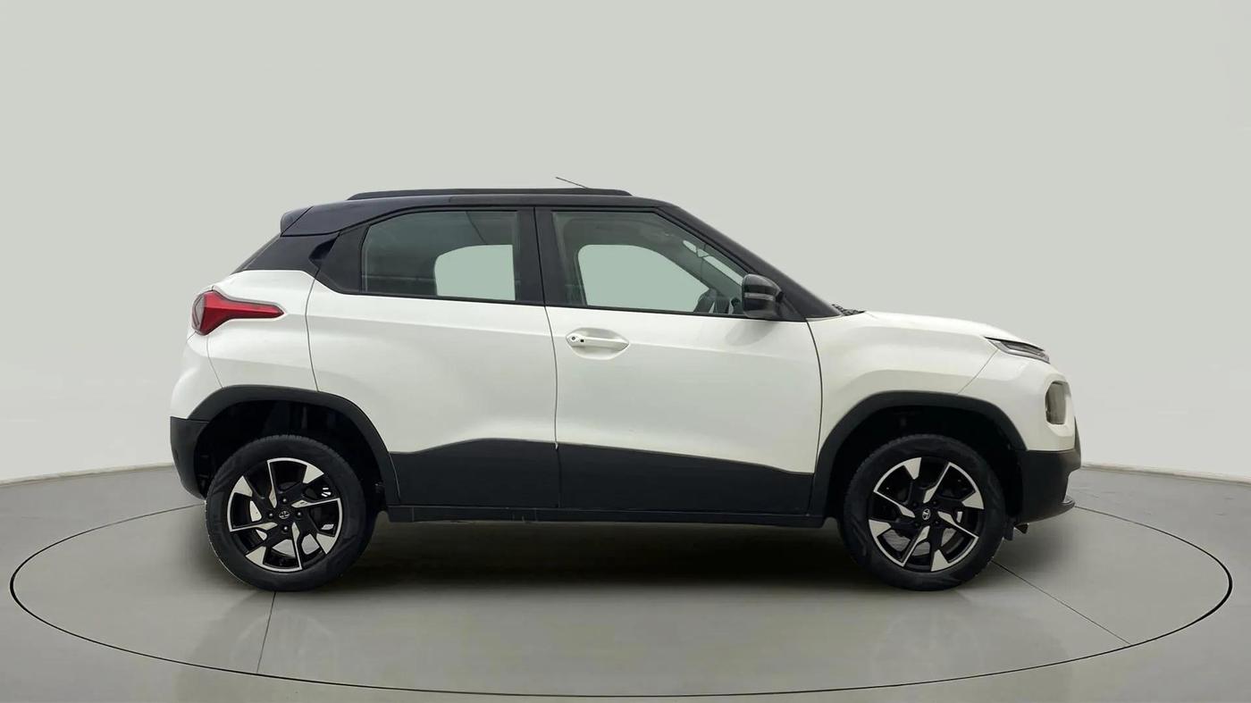 2021 Tata PUNCH CREATIVE  1.2 RTN DUAL TONE, Petrol, Manual, 25,228 km, Right Side View