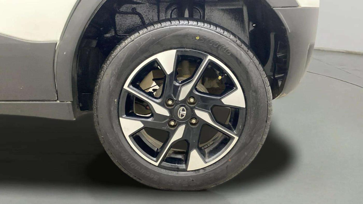 2021 Tata PUNCH CREATIVE  1.2 RTN DUAL TONE, Petrol, Manual, 25,228 km, Left Rear Wheel