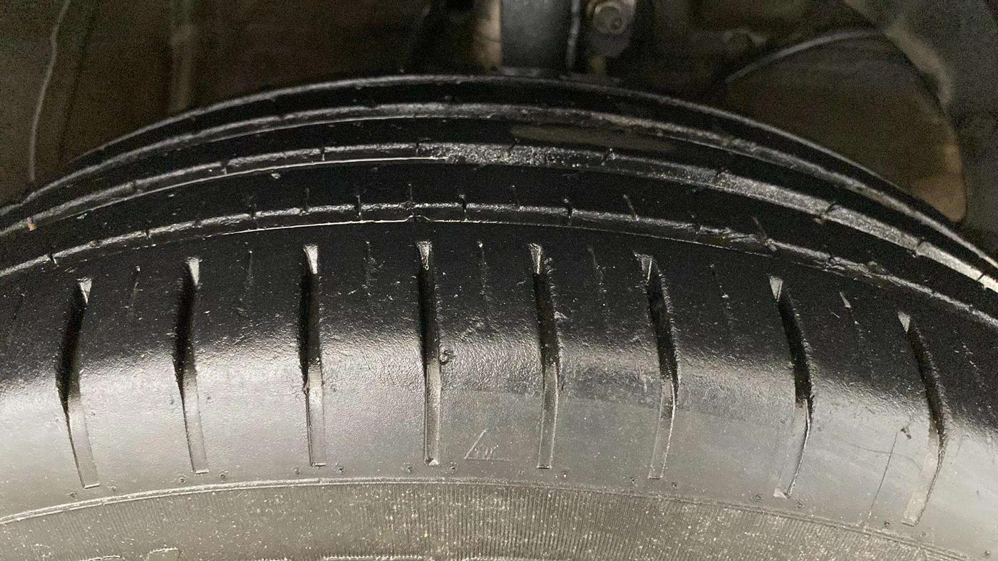 2024 Maruti Baleno SIGMA PETROL 1.2, Petrol, Manual, 28,261 km, Right Front Tyre Tread
