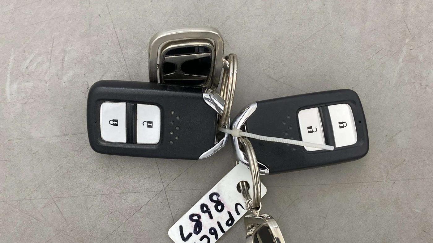 2021 Honda WR-V 1.2L I-VTEC VX MT, Petrol, Manual, 44,258 km, Key Close Up