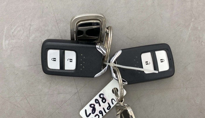 2021 Honda WR-V 1.2L I-VTEC VX MT, Petrol, Manual, 44,258 km, Key Close Up