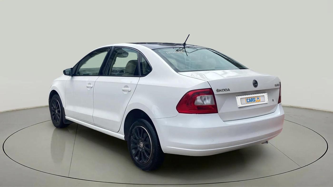 2016 Skoda Rapid ELEGANCE 1.6 MPI MT, Petrol, Manual, 56,451 km, Left Back Diagonal