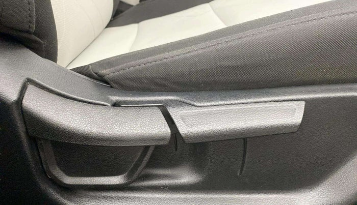 2023 Hyundai NEW I20 Sportz 1.2 IVT, Petrol, Automatic, 16,020 km, Driver Side Adjustment Panel