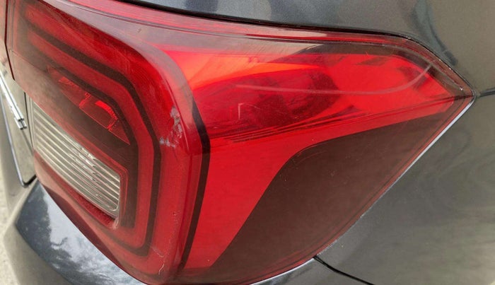 2022 Honda Amaze 1.2L I-VTEC VX CVT, Petrol, Automatic, 8,450 km, Right tail light - Minor scratches