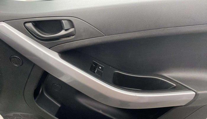 2022 Tata NEXON XE PETROL, Petrol, Manual, 43,037 km, Driver Side Door Panels Control