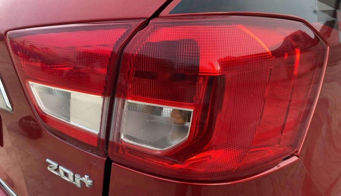 2016 Maruti Vitara Brezza ZDI PLUS DUAL TONE, Diesel, Manual, 77,091 km, Right tail light - Minor damage