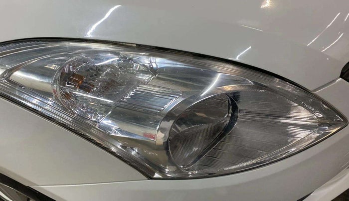 2013 Maruti Swift LDI, Diesel, Manual, 66,987 km, Right headlight - Minor scratches