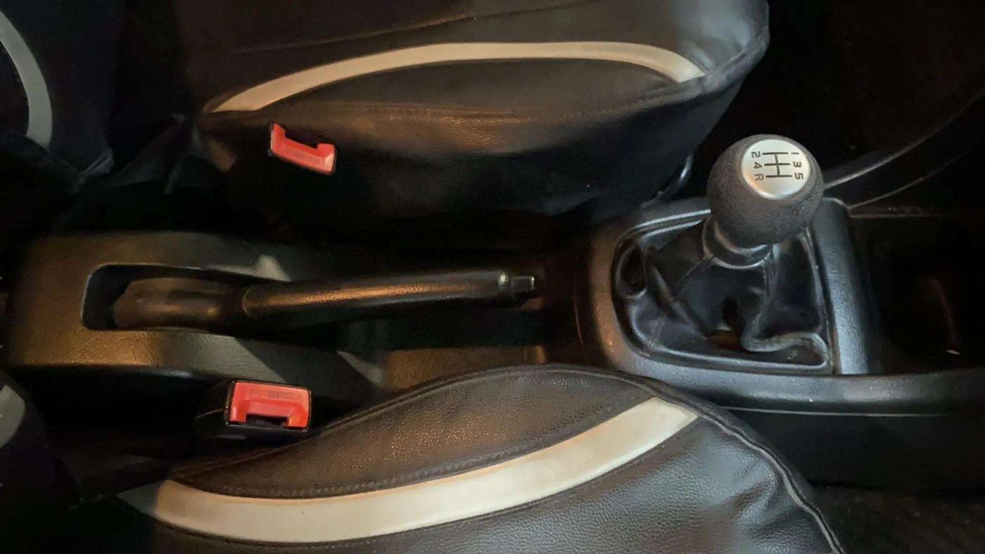 2013 Maruti Swift LDI, Diesel, Manual, 67,071 km, Gear Lever