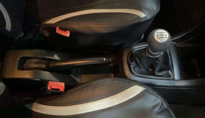 2013 Maruti Swift LDI, Diesel, Manual, 66,987 km, Gear Lever