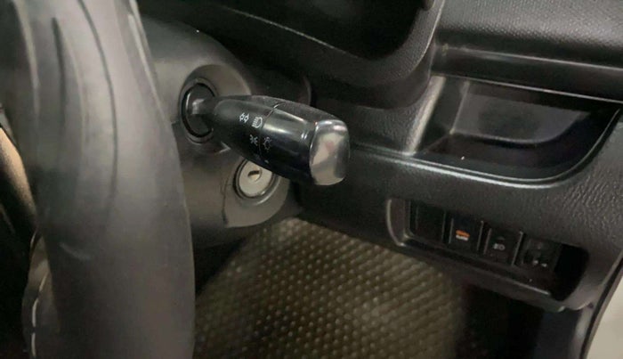 2013 Maruti Swift LDI, Diesel, Manual, 66,987 km, Dashboard - Headlight height adjustment not working