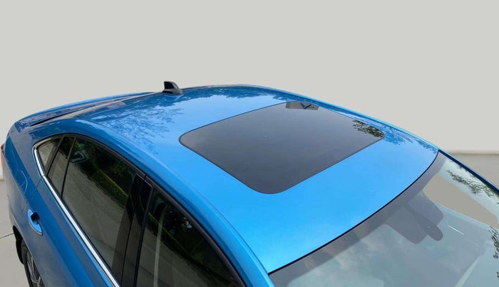 2022 Skoda SLAVIA STYLE 1.0L TSI AT, Petrol, Automatic, 40,039 km, Roof - Slightly dented