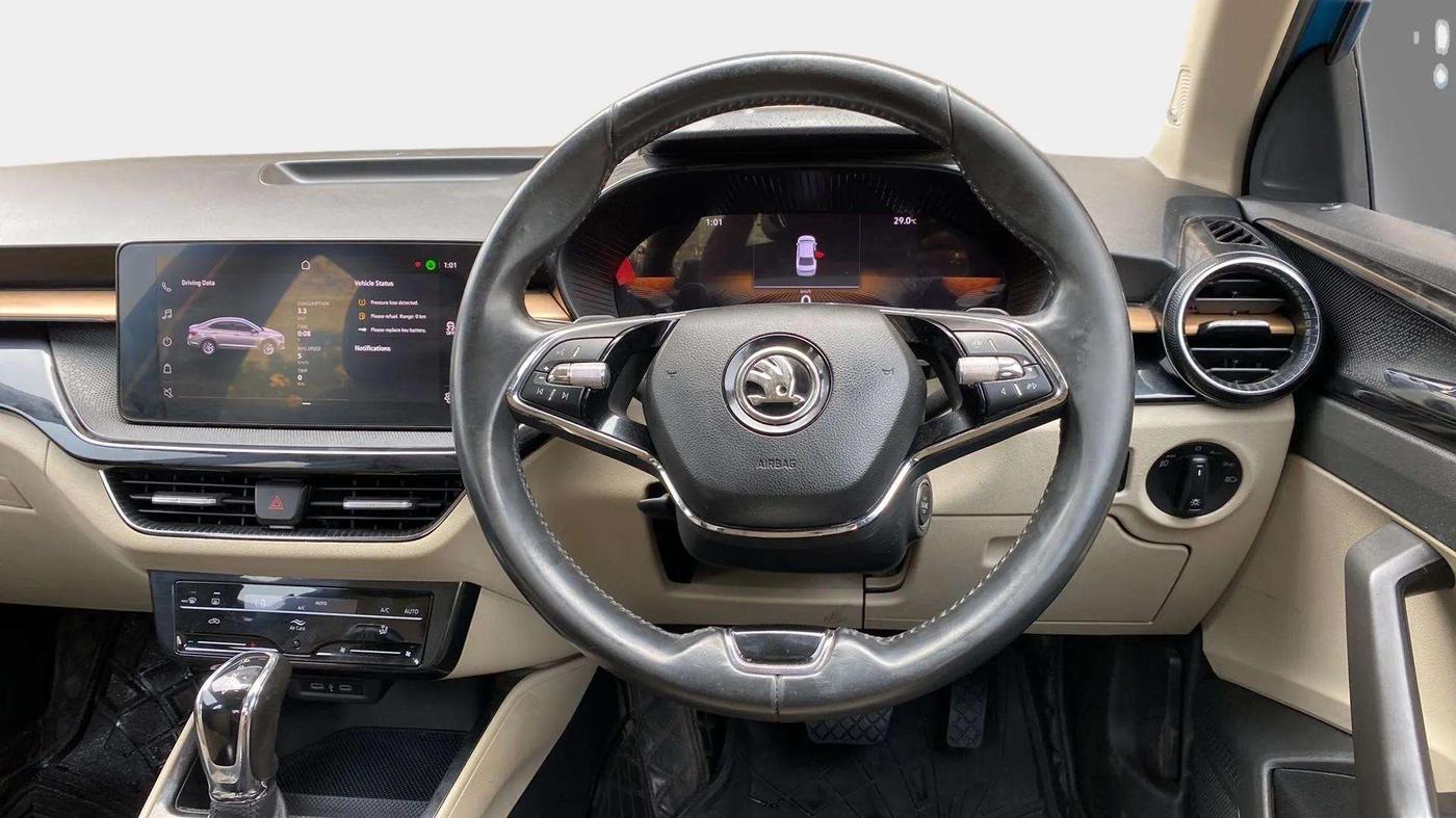 2022 Skoda SLAVIA STYLE 1.0L TSI AT, Petrol, Automatic, 40,293 km, Steering Wheel Close Up