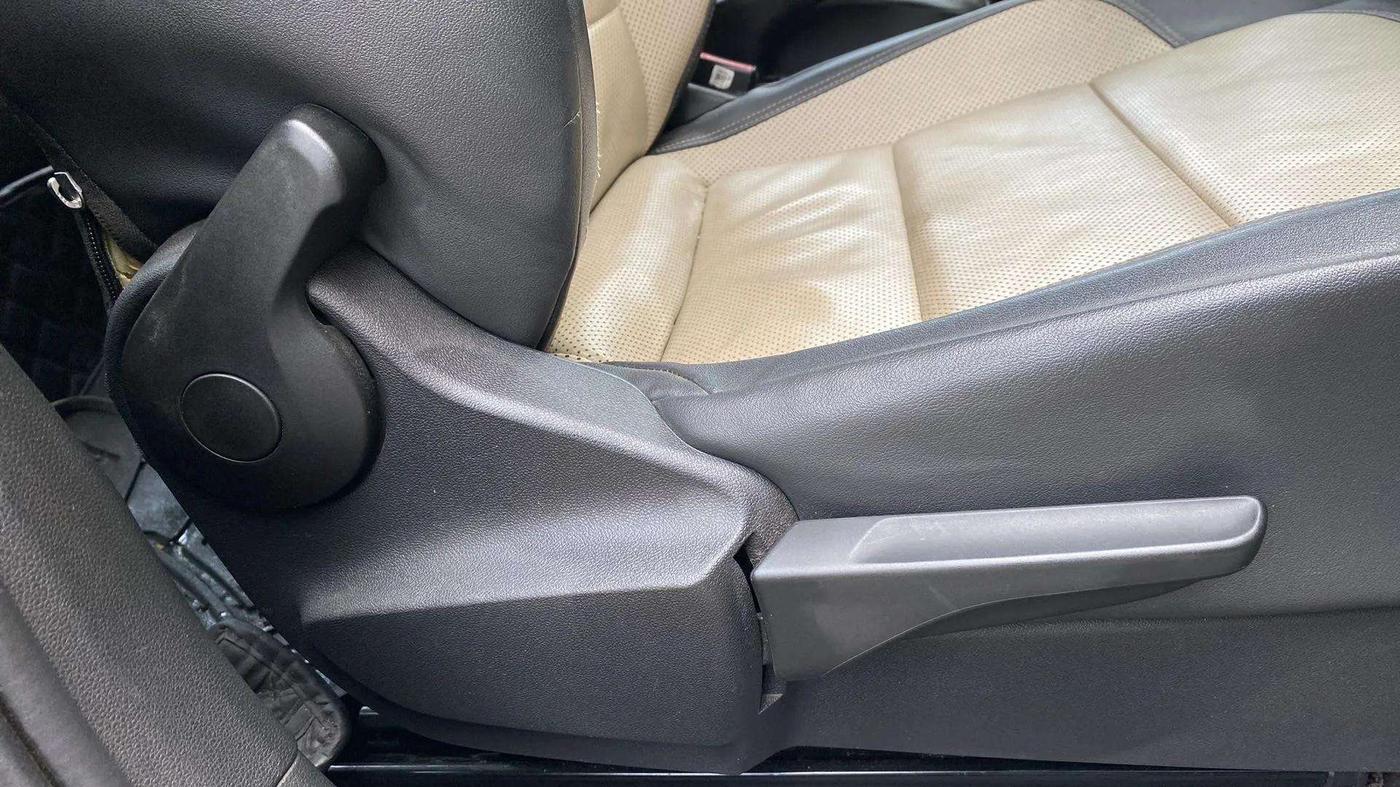 2022 Skoda SLAVIA STYLE 1.0L TSI AT, Petrol, Automatic, 40,293 km, Driver Side Adjustment Panel